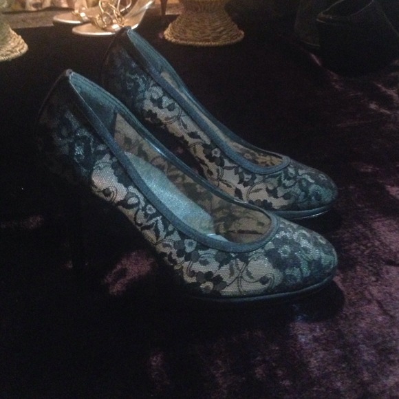 🎅Stuart Weitzman on sale🎅 - Picture 4 of 4