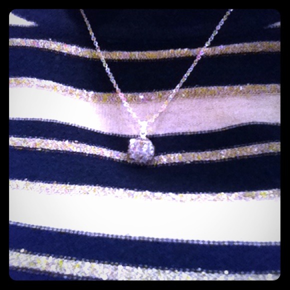 2 piece earring and necklace set!!