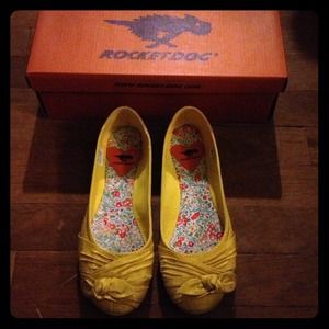 🔴SOLD🔴Rocket Dog flats