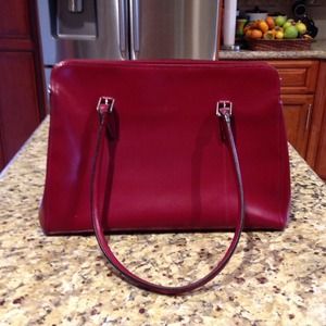 🌺reduced price!! 🌺Frederick bag🌺lots of room🌺!