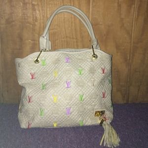 Price ✂️ imitation Louis Vuitton purse!