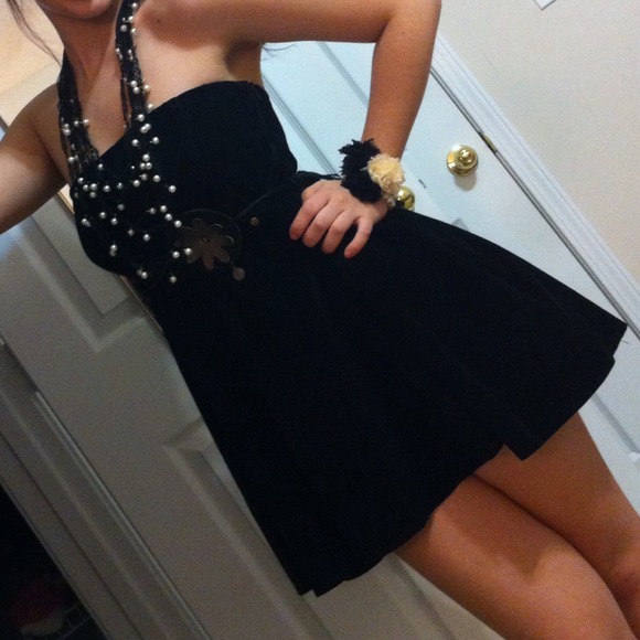 Black lace/Dantel necklace with white pearls