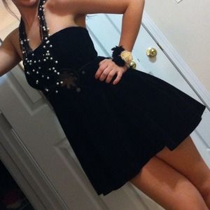 Black lace/Dantel necklace with white pearls