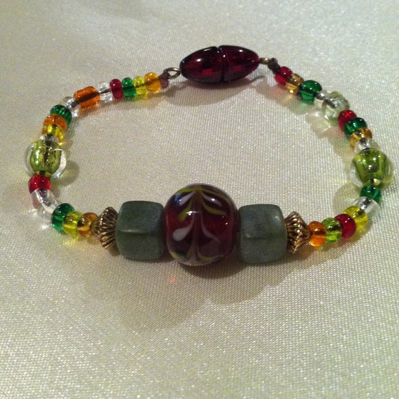 Handmade multicolor glass bead bracelet