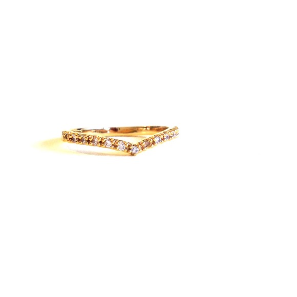 NWT Pave V ring