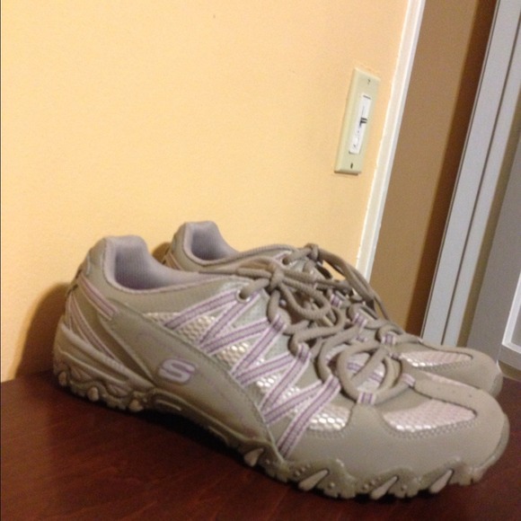 Skechers