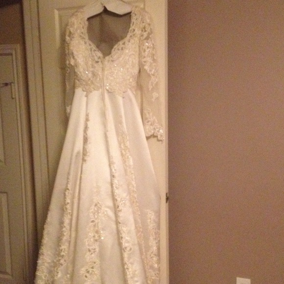 Bridal Dress - Picture 3 of 4
