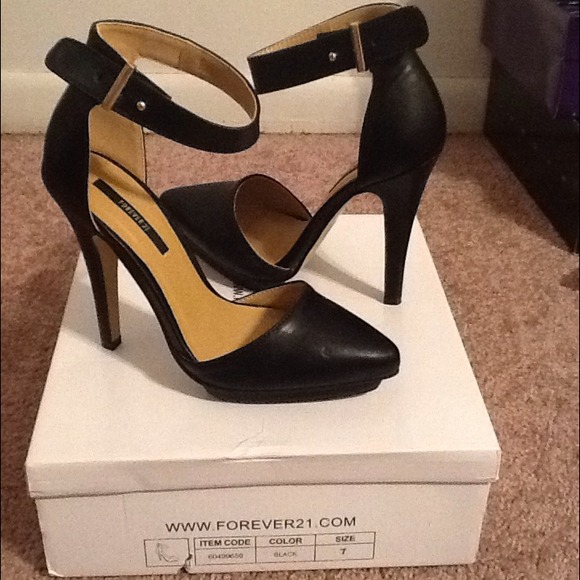 Sleek D'Orsay Pumps