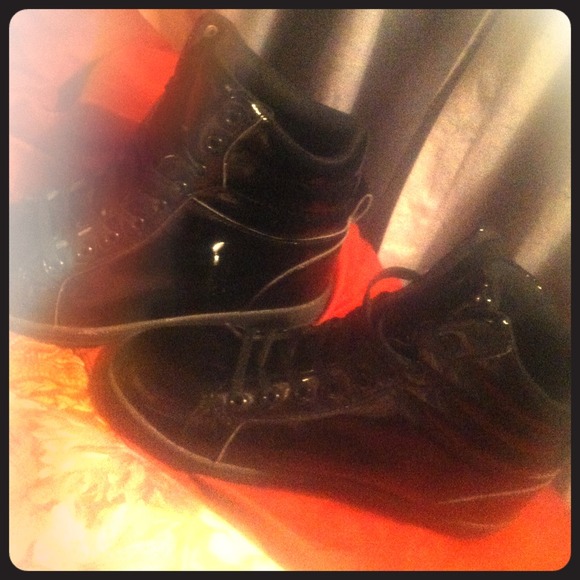 Deena & Ozzy Patent Leather High-Top Sneaker 😍