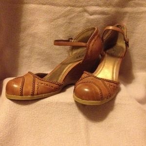 For Sheena123476✨Reduced✨Tan Wedges with detailing