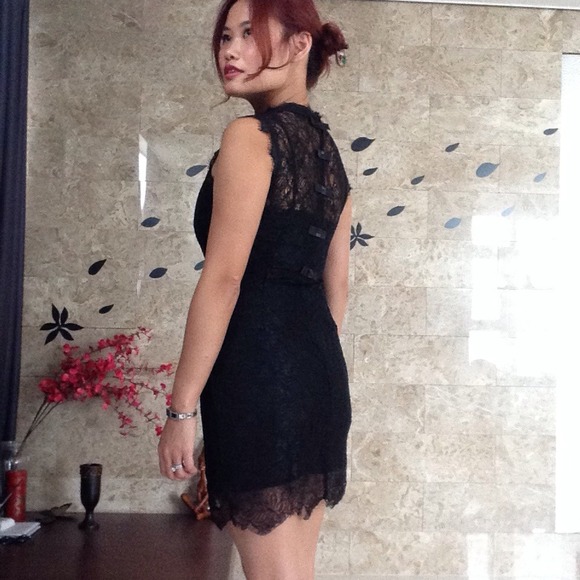 🌸BUNDLED🌸🎉3xHP🎉✨Sweetheart Lace Dress w/ Bows✨ - Picture 4 of 4