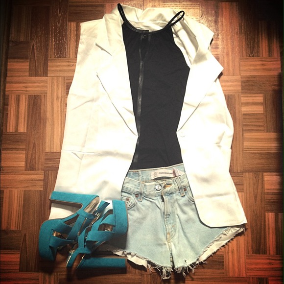 White Sleeveless Blazer