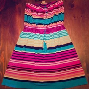 👗NWT Derek Heart multi colored sleeveless dress👗