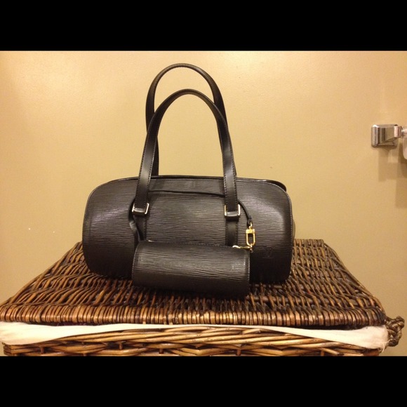 Louis Vuitton Handbags - SOLD! Louis vuitton black epi leather soufflot 👯