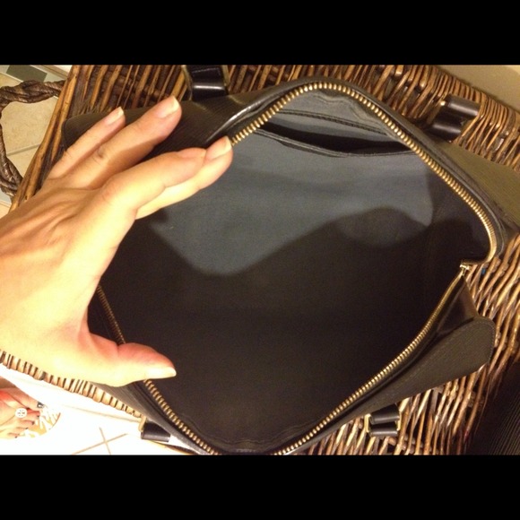 SOLD! Louis vuitton black epi leather soufflot 👯 - Picture 3 of 4