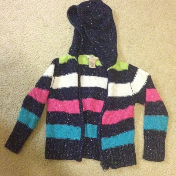 *SOLD IN BUNDLE*Girls size 5 zip up sweatshirt