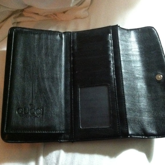 Black gucci wallet