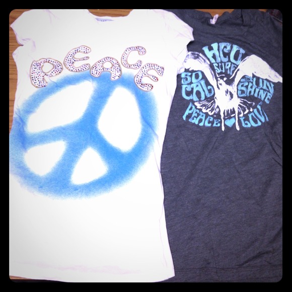 SOLD IN BUNDLE 2/$10 cute peace shirts! - Picture 1 of 1