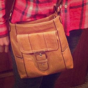 📦 SOLD IN BUNDLE Nine West cross-body purse