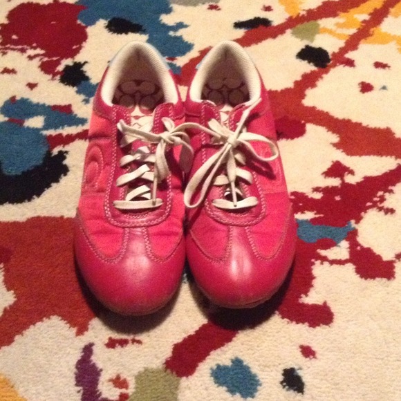 Coach sneaker. - Picture 2 of 3