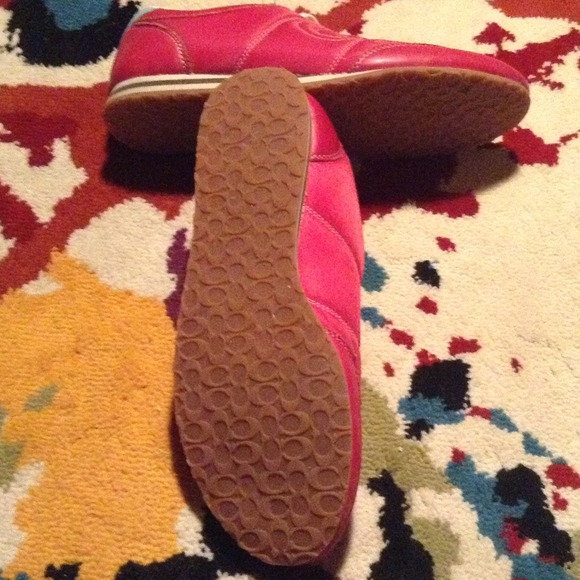 Coach sneaker. - Picture 3 of 3