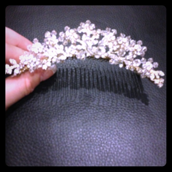 SOLD⚠️⚠️ Tiara Sweet 16! - Picture 1 of 4