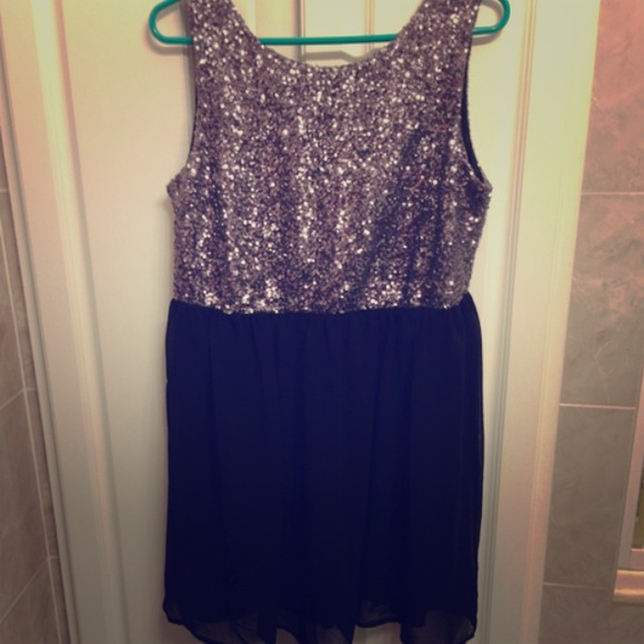 ✂️price cut✂️Glitter Cocktail Dress!