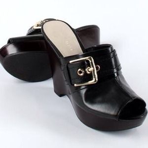 Nine West black wedges