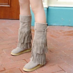 Fringe ugg style boots