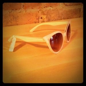 Forever 21 Blush Cat Eye Sunnies