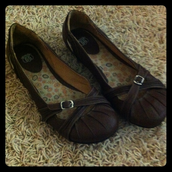 Cute brown flats!