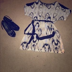 Size 10 dress barn dress with size 8 shoe$40
