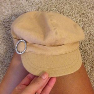 Beige hat. Super cute.😍