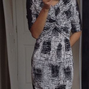 Gorgeous black & white dress size 4