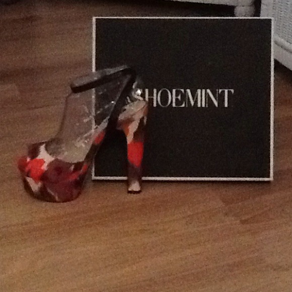 Sold out Shoemint size 8 never been worn heels.