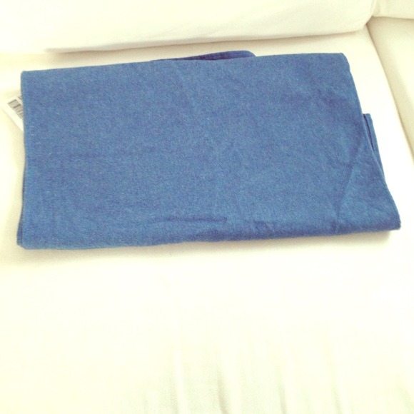 Long flannel scarf with tags