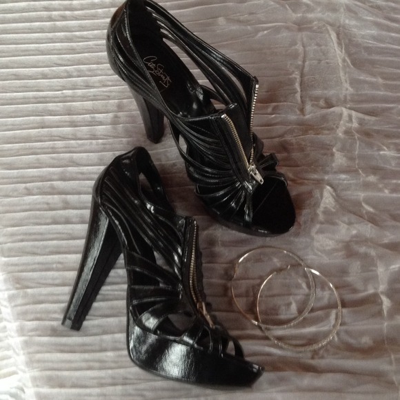 Smokin' Hot black high heels