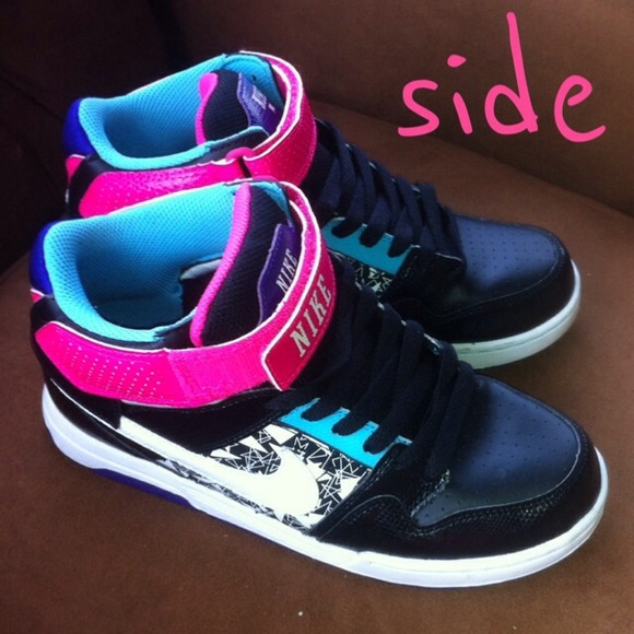 Size 6.5 Nike's worn 2x - Picture 3 of 4