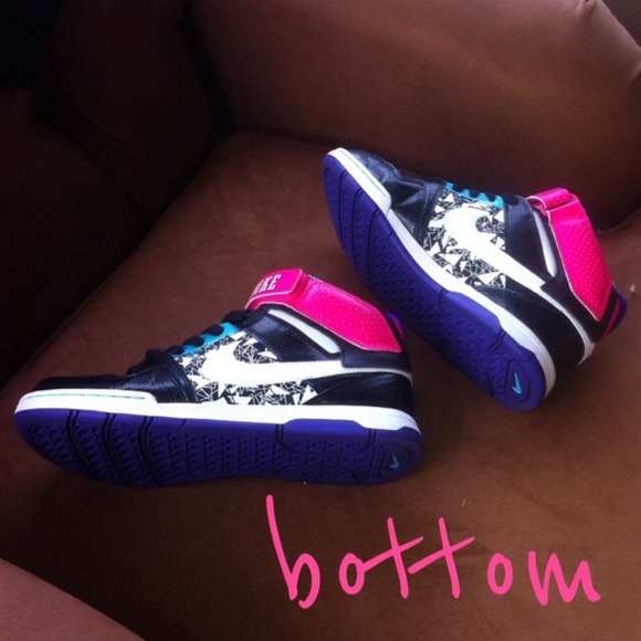 Size 6.5 Nike's worn 2x - Picture 4 of 4