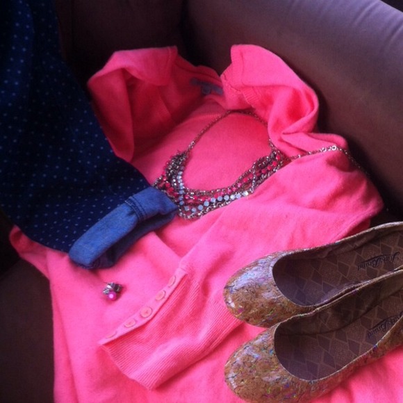 Neon coral Gap Eversoft sweater - Picture 1 of 4