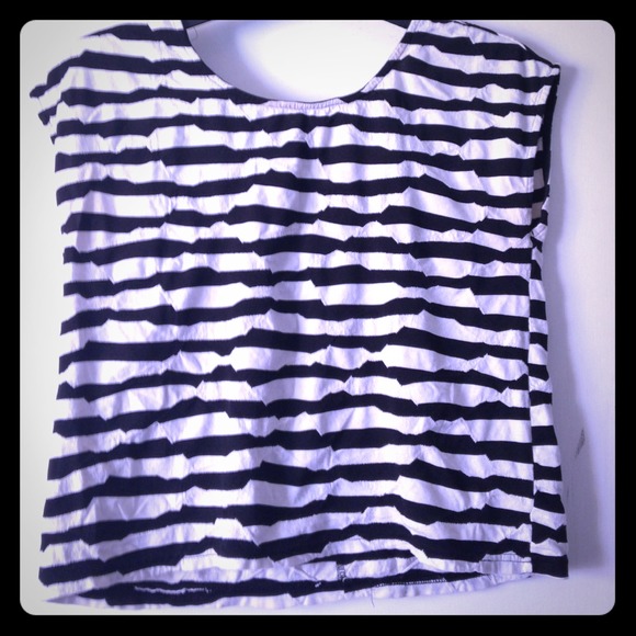♠️sold♣️Black and white nice shirt 😘