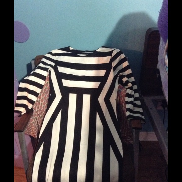 *On Hold*     H&M size 40 dress💋💋💋💋💋