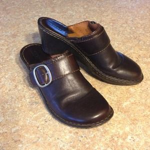 SOLD BEAUTIFUL BORN CLOG STYLE SHOES