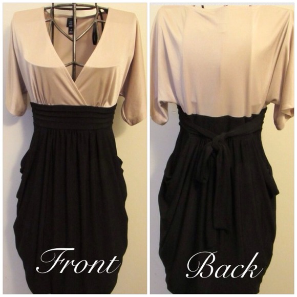 saint tropez Dresses & Skirts - ✨Gorgeous black and beige dress✨