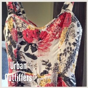 Urban Outfitters Floral Keyhole Sundress w/pockets
