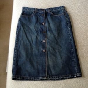 Cute, knee length skirt.