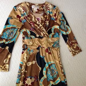 Retro-chic knee length dress.