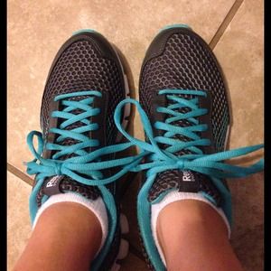 🎉SOLD🎉 Reebok smoothflex size 6.5