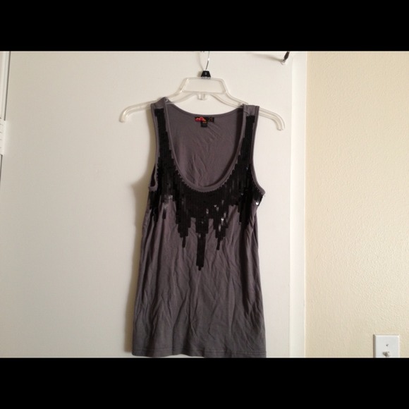 Forever 21 Tops - Forever 21 sequin detail top