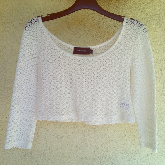 🚫SOLD🚫MinkPink Crop Top 🌙